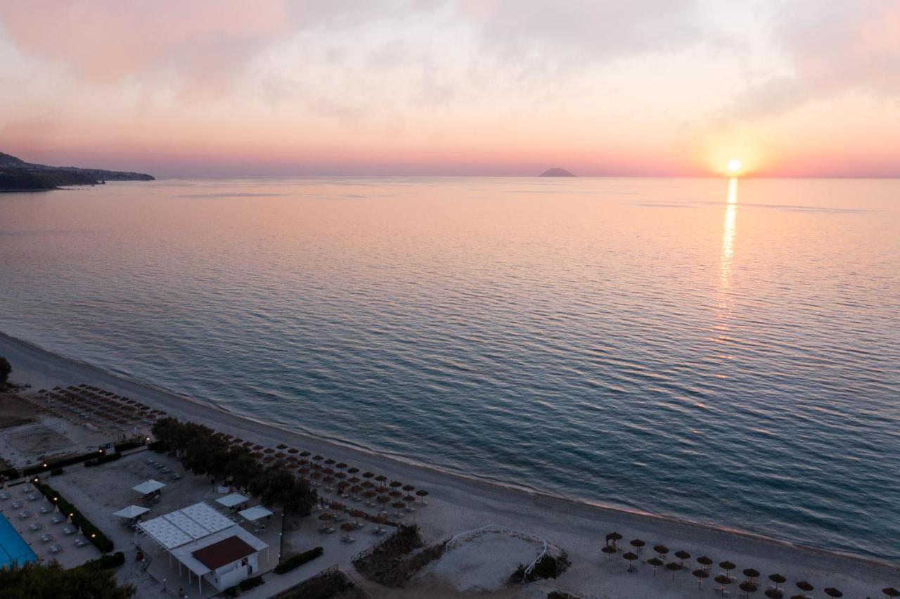Voi Le Muse Essentia Hotel Zambrone Bagian luar foto