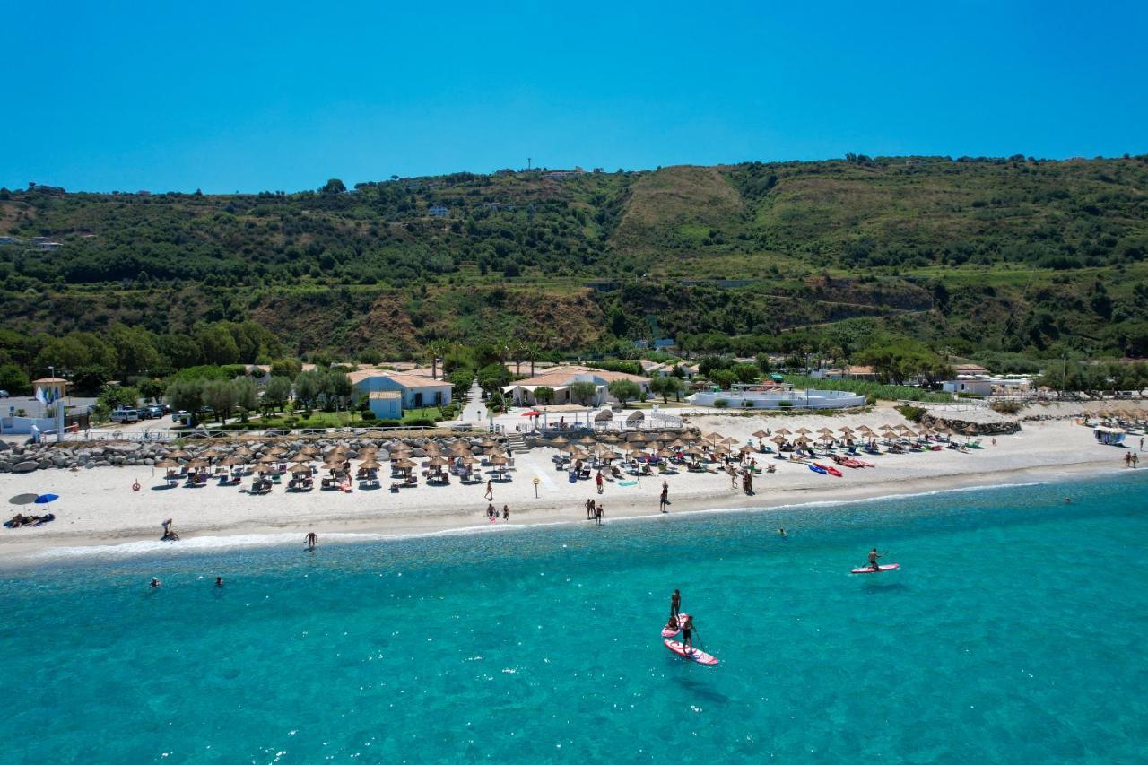Voi Le Muse Essentia Hotel Zambrone Bagian luar foto